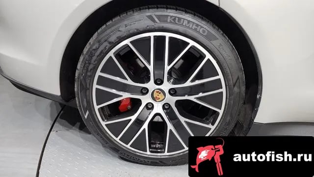 Porsche Taycan Taikan 2021 года - вид 5