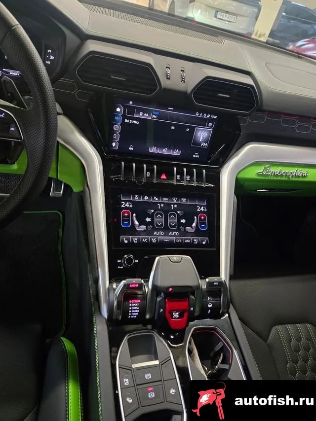 Lamborghini Urus Urus 2024 года - похожие автомобили
