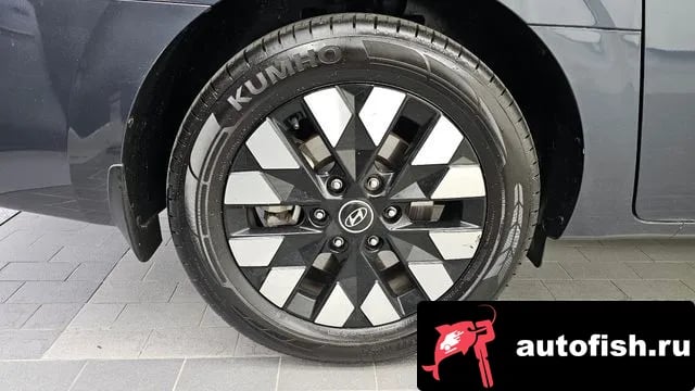 Hyundai Staria Staria 2024 года - похожие автомобили