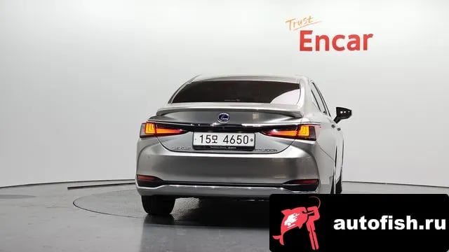 Lexus ES ES300h 7th generation 2018 года - вид 4