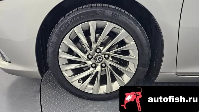 Lexus ES ES300h 7th generation 2018 года - вид 5