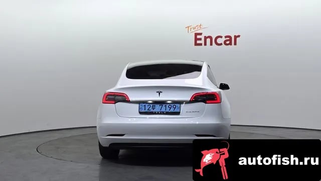 Tesla Model 3 Model 3 2021 года - вид 4