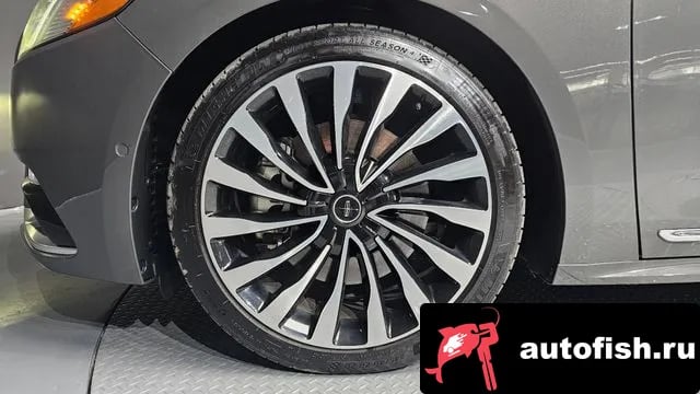 Lincoln Continental Continental 10th Generation 2019 года - вид 5