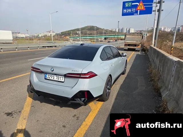 BMW 5-Series 5 Series (G60) 2025 года - вид 4