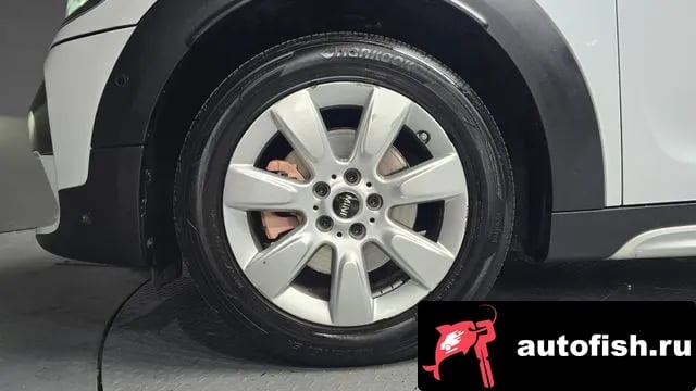 Mini Countryman Cooper D Country Man 2018 года - вид 4