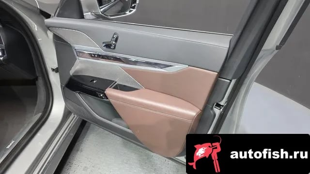 BMW 7-Series 7 Series (G70) 2023 года - похожие автомобили