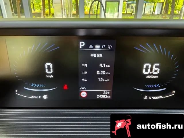 Hyundai Staria Staria 2025 года - похожие автомобили