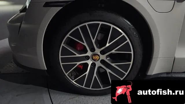 Porsche Taycan Taikan 2021 года - вид 5