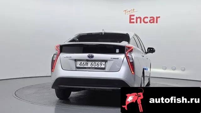 Toyota Prius Prius 4th Generation 2018 года - вид 4