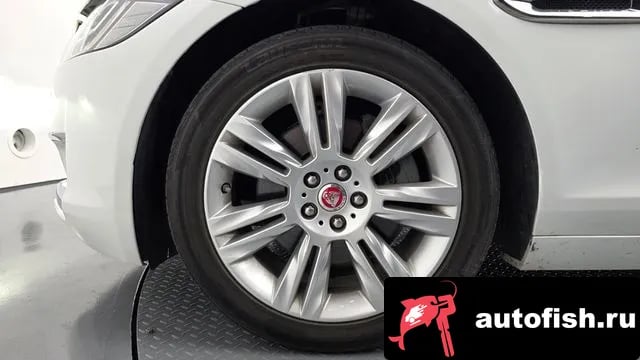 Jaguar XF XF (X260) 2018 года - похожие автомобили