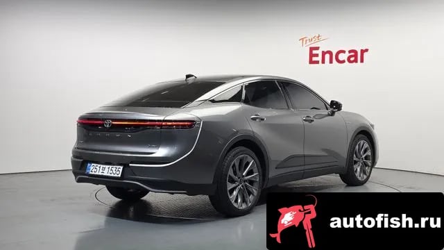 Toyota Crown Crown Crossover 2026 года - вид 2