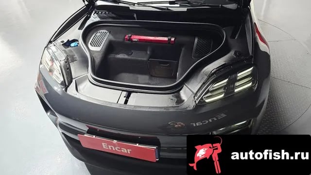 Porsche Macan Makan EV 2025 года - вид 6