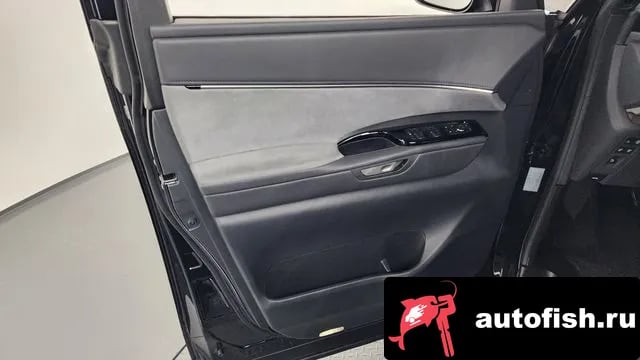 Lexus LM LM Second Generation 2025 года - похожие автомобили