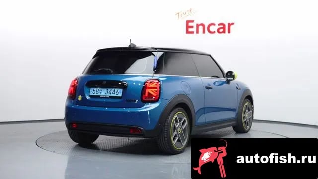 Mini Cooper Cooper Electric 2023 года - вид 2