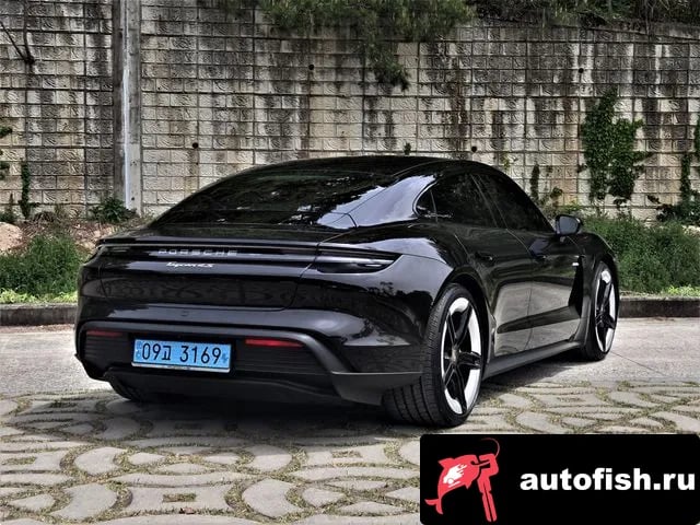 Porsche Taycan Taikan 2025 года - вид 2
