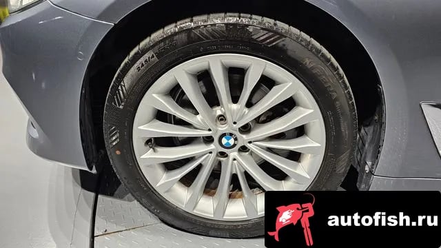 BMW 5-Series 5 Series (G30) 2019 года - вид 5