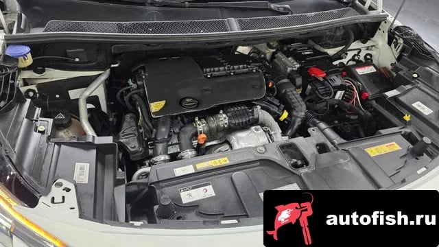 Peugeot 5008 5008 second generation 2018 года - вид 6