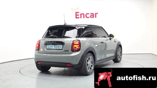 Mini Cooper Cooper Electric 2022 года - вид 2