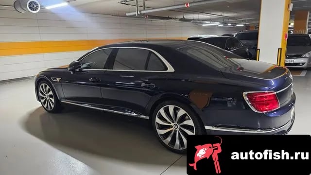 Bentley Flying Spur Flying Spur 3rd Generation 2022 года - похожие автомобили