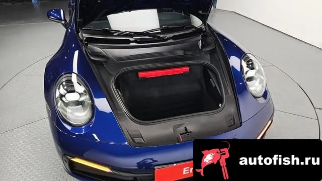 Porsche 911 911 (992) 2020 года - вид 6