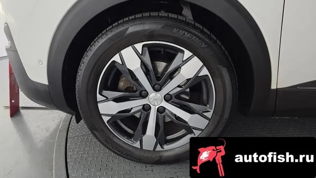 Peugeot 3008 3008 second generation 2018 года - вид 5