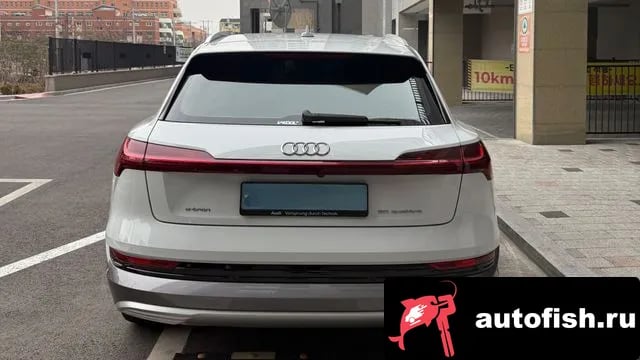 Audi e-tron e-Tron 2021 года - похожие автомобили