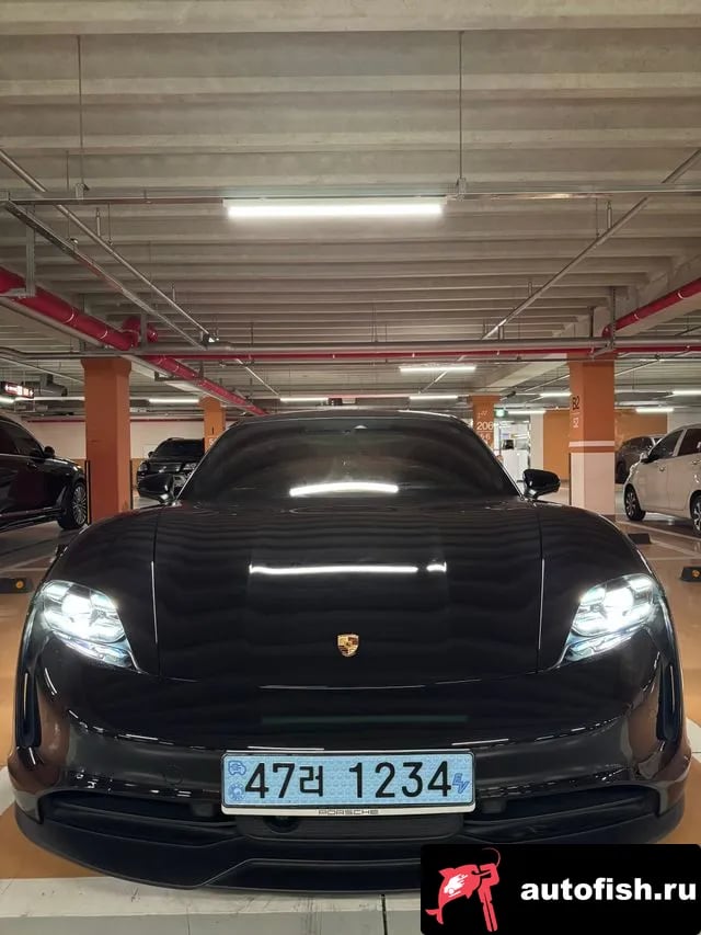 Porsche Taycan Taikan 2021 года - вид 3