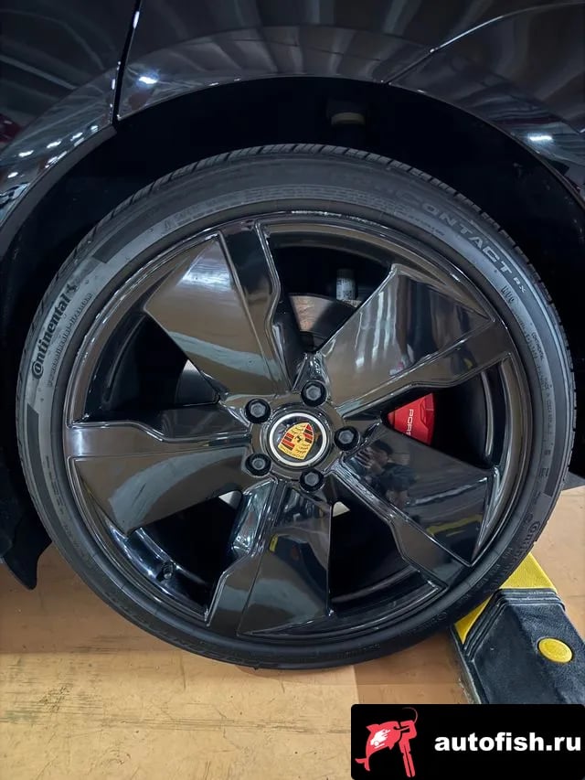 Porsche Taycan Taikan 2021 года - вид 5