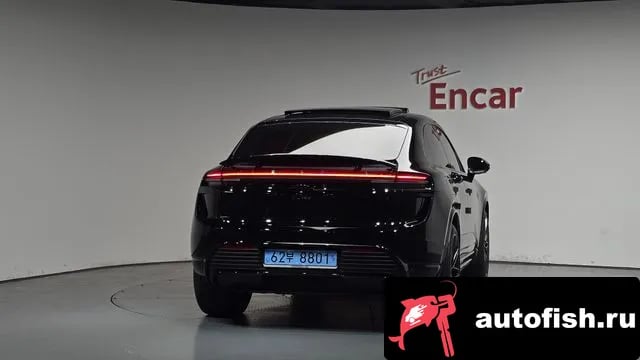 Porsche Macan Makan EV 2025 года - вид 3