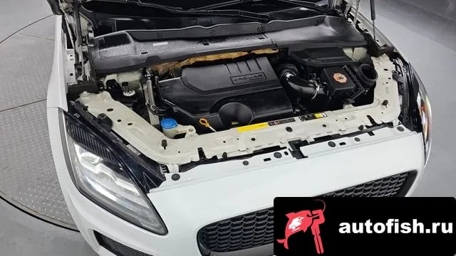 Jaguar E-PACE E-PACE 2018 года - похожие автомобили