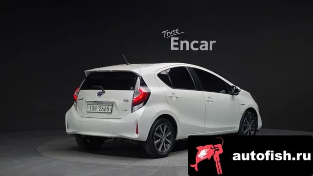 Toyota Prius Prius C 2019 года - вид 2