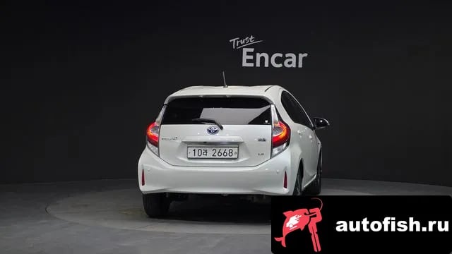 Toyota Prius Prius C 2019 года - вид 4