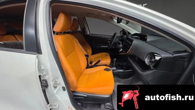 Toyota Prius Prius C 2019 года - похожие автомобили