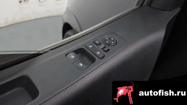 Hyundai Staria Staria 2023 года - похожие автомобили