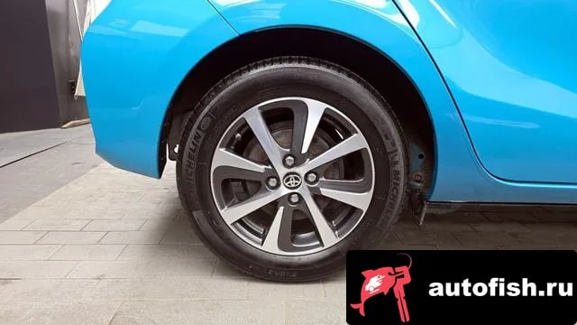 Toyota Prius Prius C 2018 года - вид 5