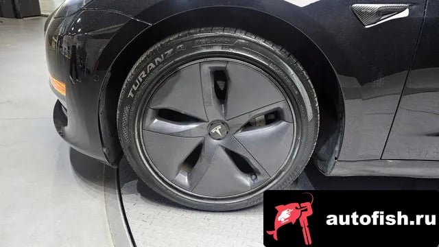 Tesla Model 3 Model 3 2020 года - вид 5