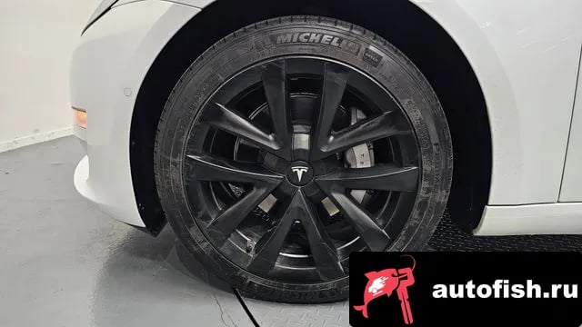 Tesla Model 3 Model 3 2020 года - вид 5