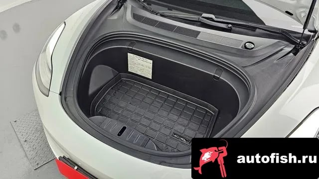Tesla Model 3 Model 3 2020 года - вид 6