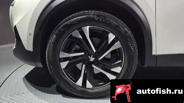 Peugeot 2008 e-2008 second generation 2022 года - вид 5