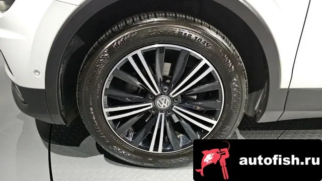 Volkswagen Tiguan Tiguan second Generation 2020 года - вид 5