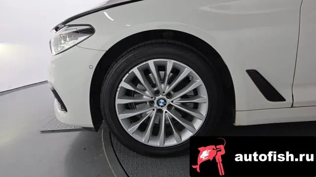 BMW 5-Series 5 Series (G30) 2019 года - вид 5