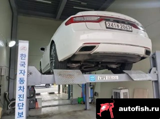 Lincoln Continental Continental 10th Generation 2020 года - вид 2