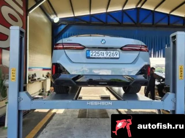 BMW 5-Series 5 Series (G60) 2025 года - вид 2