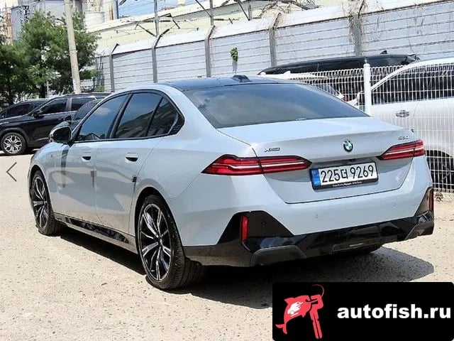 BMW 5-Series 5 Series (G60) 2025 года - вид 3