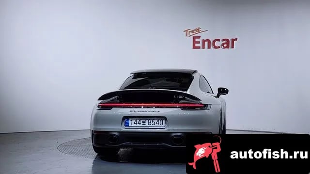 Porsche 911 911 (992) 2022 года - вид 4