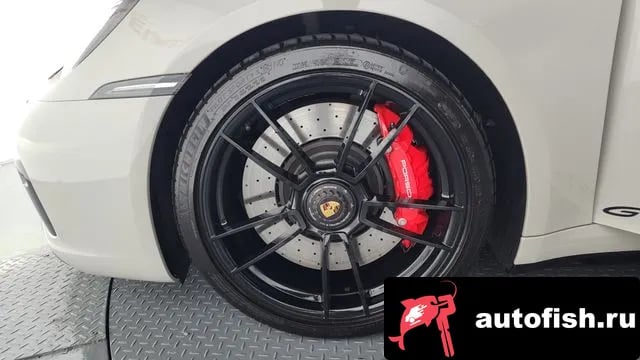 Porsche 911 911 (992) 2022 года - вид 5