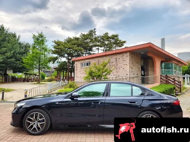 BMW 5-Series 5 Series (G60) 2025 года - вид 3