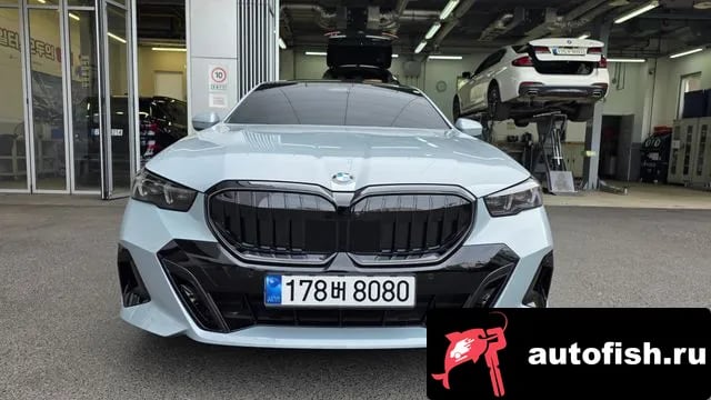 BMW 5-Series 5 Series (G60) 2025 года - вид 2