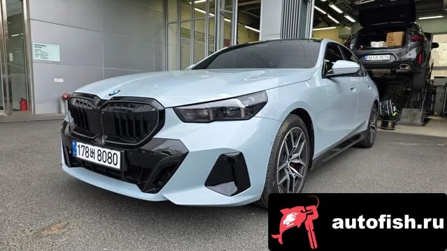 BMW 5-Series 5 Series (G60) 2025 года - вид 3