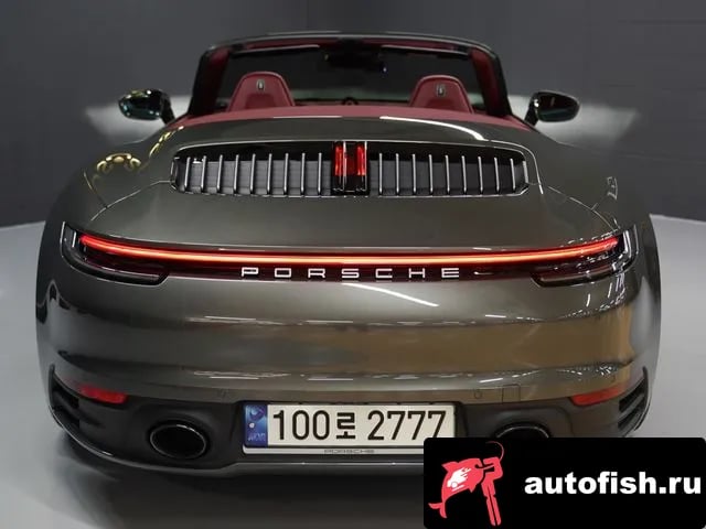Porsche 911 911 (992) 2021 года - вид 6